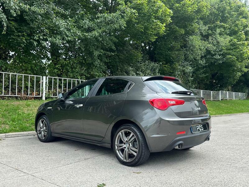 Alfa Romeo Giulietta 2.0 Jtdm-2 Exclusive Euro 5 Ss Grey #2
