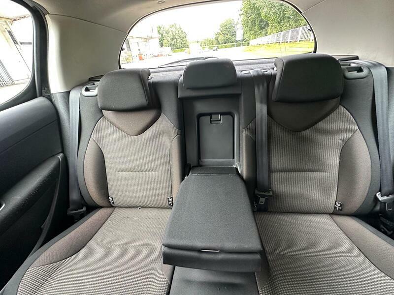 Peugeot 308 1.6 Hdi Active 92 Bhp Grey #30