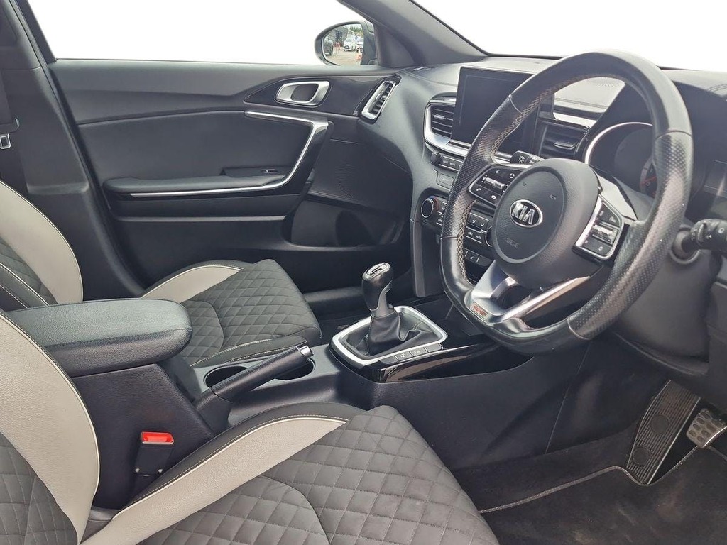 Kia Ceed 1.4 T Gdi Gt Line Lunar Edition Hatchback Petr MA69TXT Silver #5