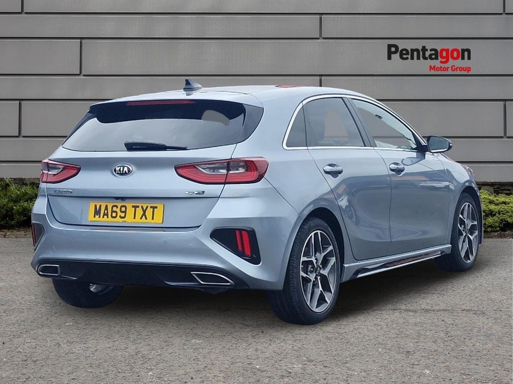Kia Ceed 1.4 T Gdi Gt Line Lunar Edition Hatchback Petr MA69TXT Silver #4