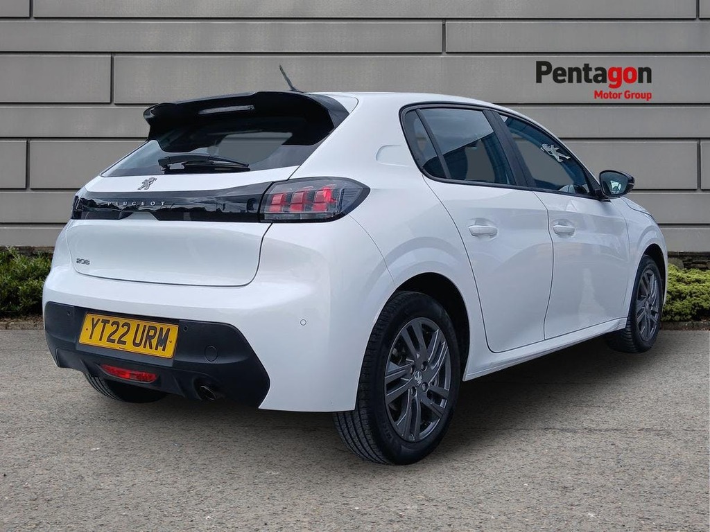 Peugeot 208 1.2 Puretech Active Premium Hatchback E YT22URM White #4