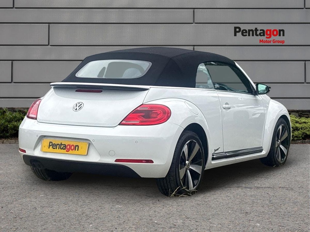 Volkswagen Beetle 2.0 Tdi Bluemotion Tech Sport Cabriolet White #4