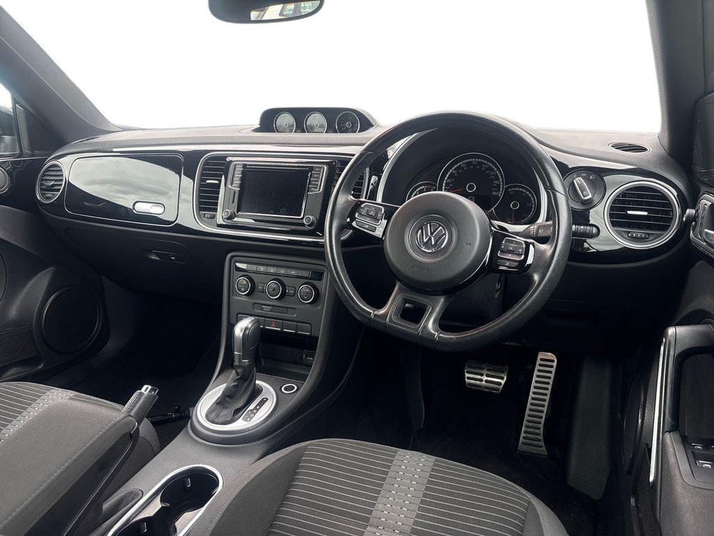 Volkswagen Beetle 2.0 Tdi Bluemotion Tech Sport Cabriolet White #5