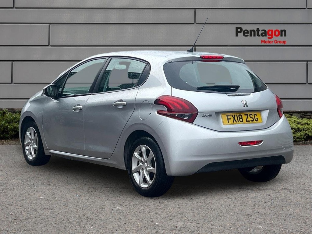 Peugeot 208 Active White #2