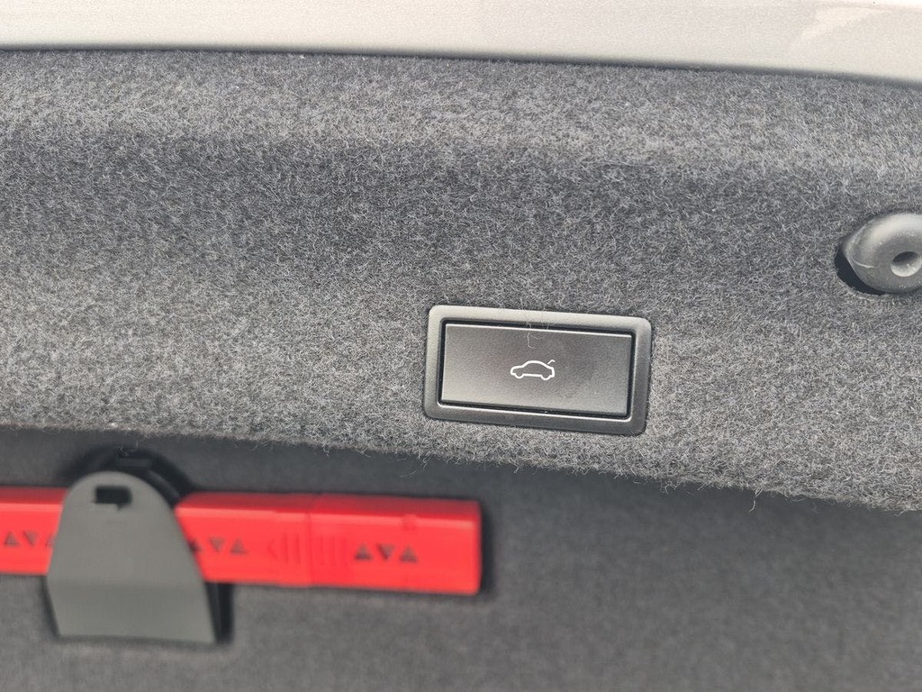 Volkswagen Passat 2021 21 2.0 Black #25