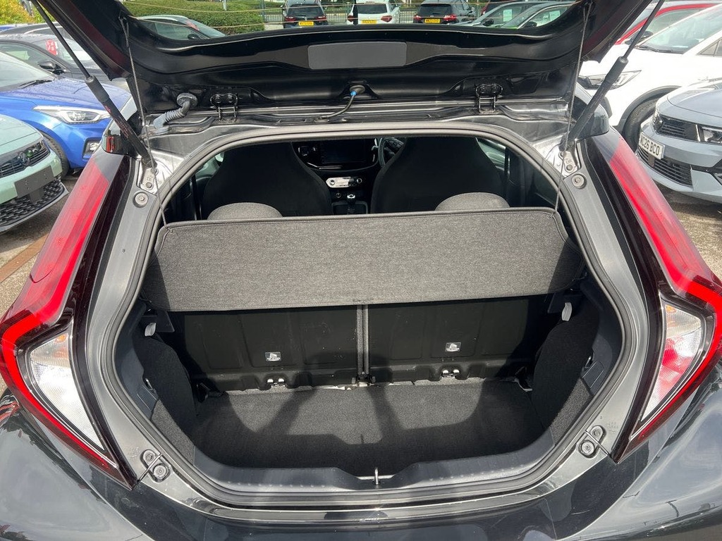 Toyota Aygo X Pure Automatic Black #10