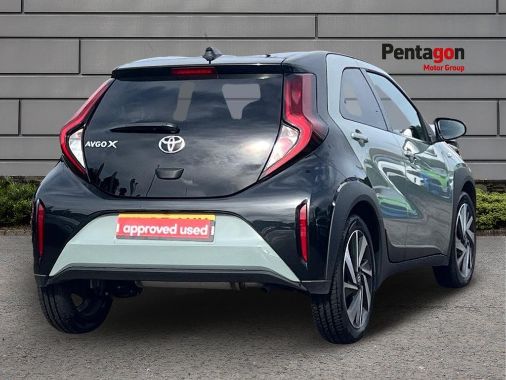 Toyota Aygo X 1.0 Vvt I Edge Hatchback Euro 6 Green #4