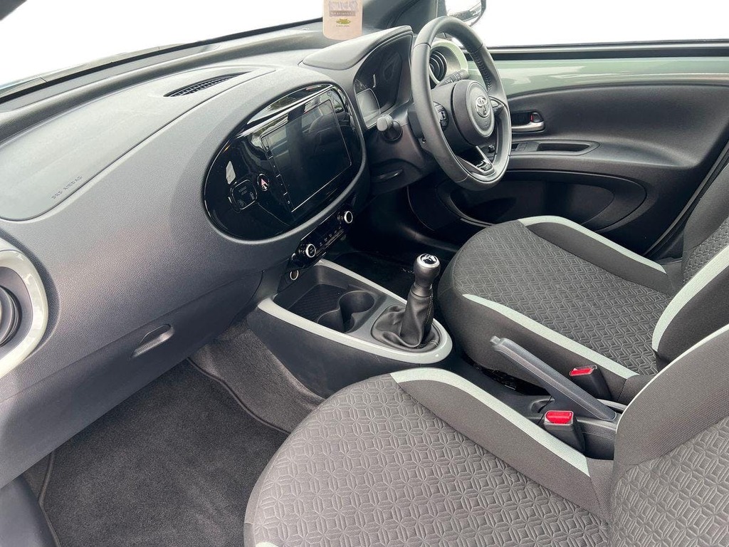 Toyota Aygo X Pure Automatic Black #7