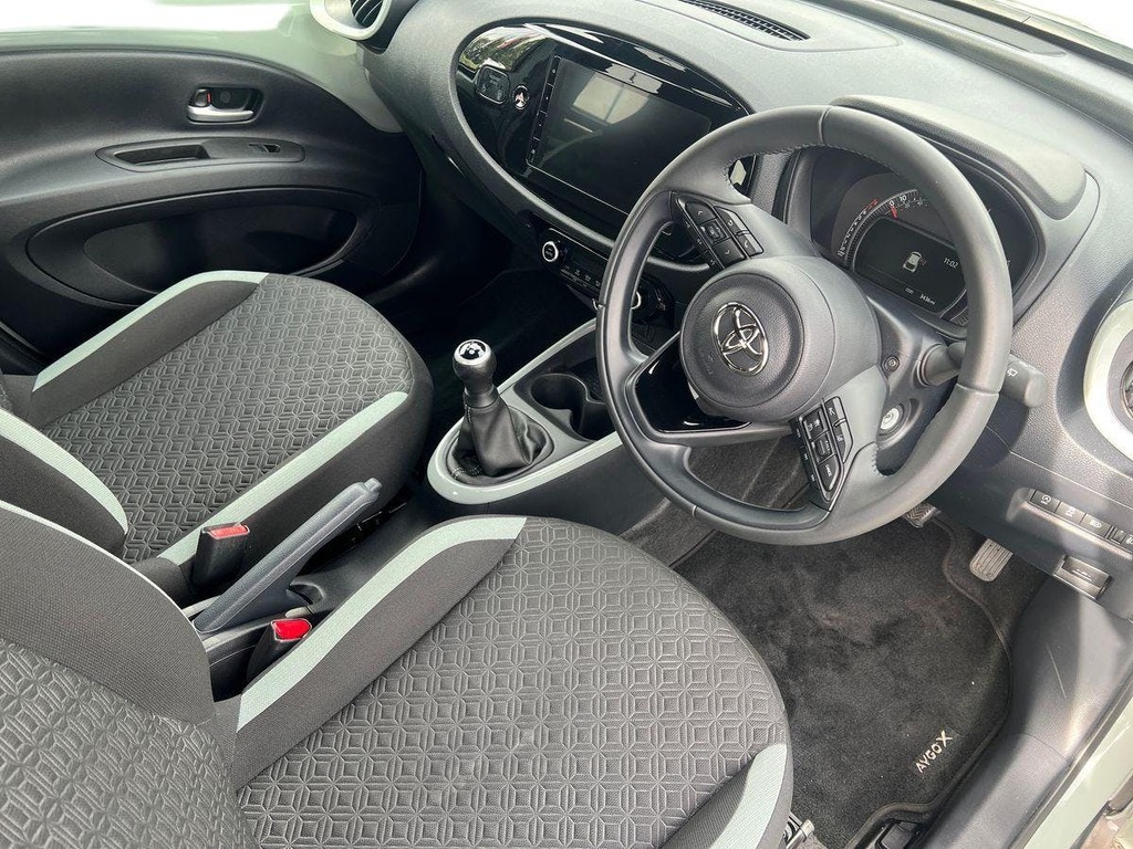 Toyota Aygo X 1.0 Vvt I Edge Hatchback Euro 6 Green #5