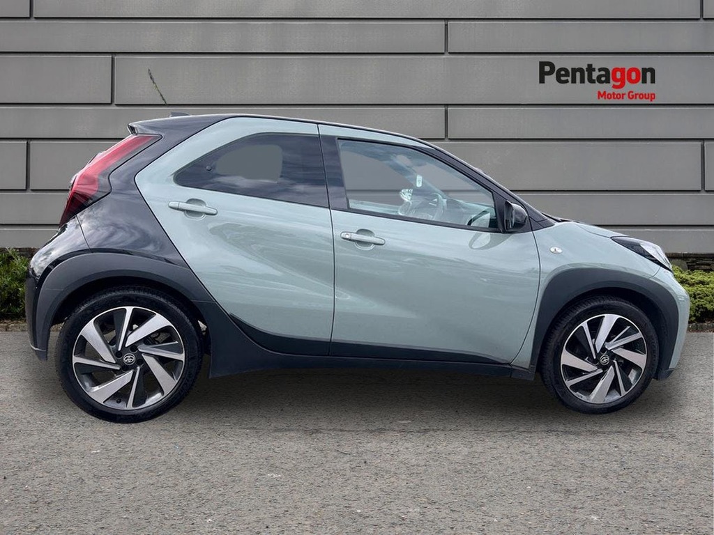 Toyota Aygo X Pure Automatic Black #11