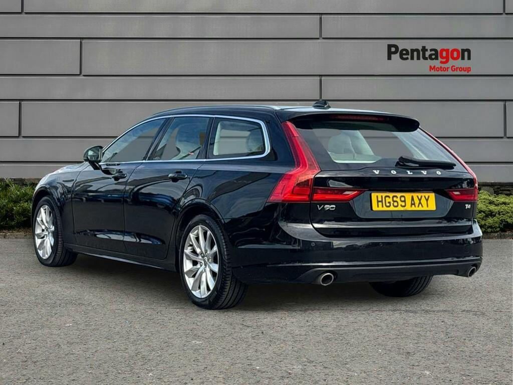 Volvo V90 2.0 T4 Momentum Plus Estate Euro 6 Black #2