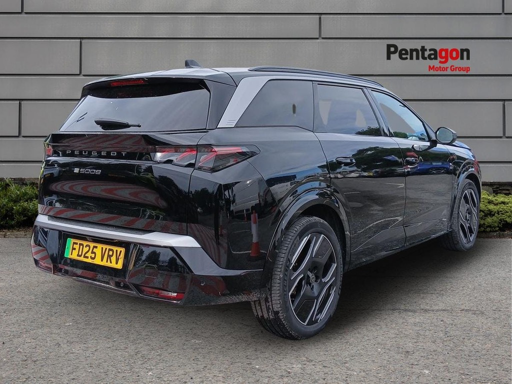 Peugeot 5008 73Kwh Gt Suv 11Kw Charger 210 Black #4