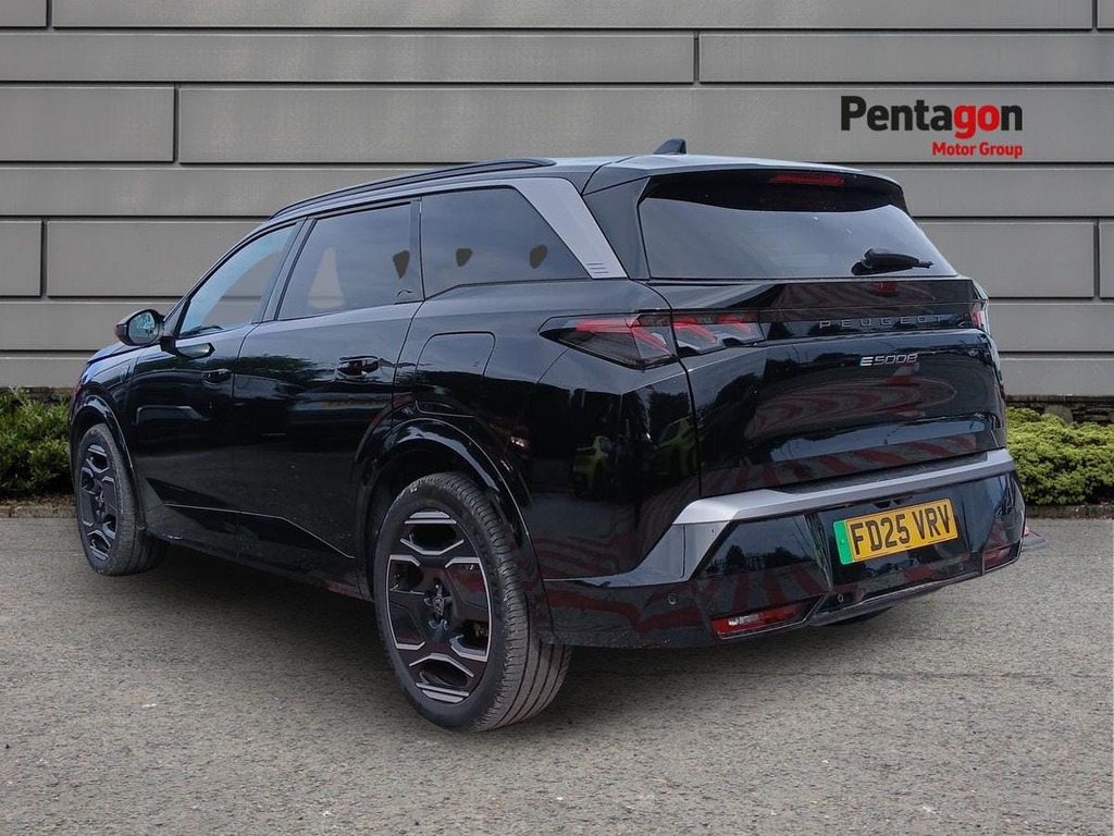 Peugeot 5008 73Kwh Gt Suv 11Kw Charger 210 Black #2