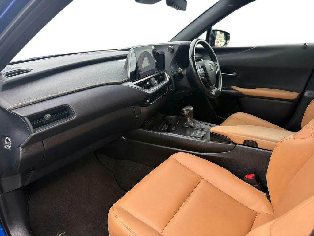 Lexus UX 300E 72.8Kwh Takumi Grey #7