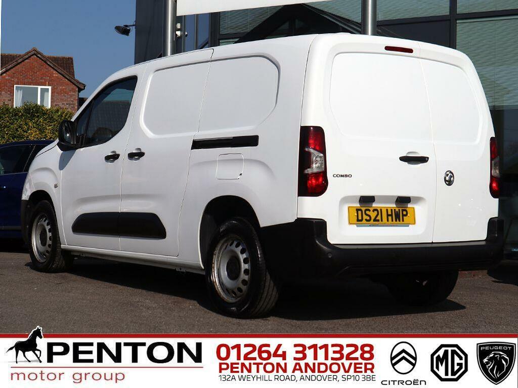 Vauxhall Combo 1.5 Turbo D 2300 Dynamic L2 H1 Euro 6 White #4