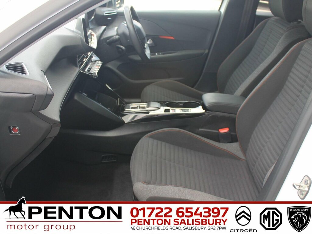 Peugeot e-208 Allure Premium Red #32