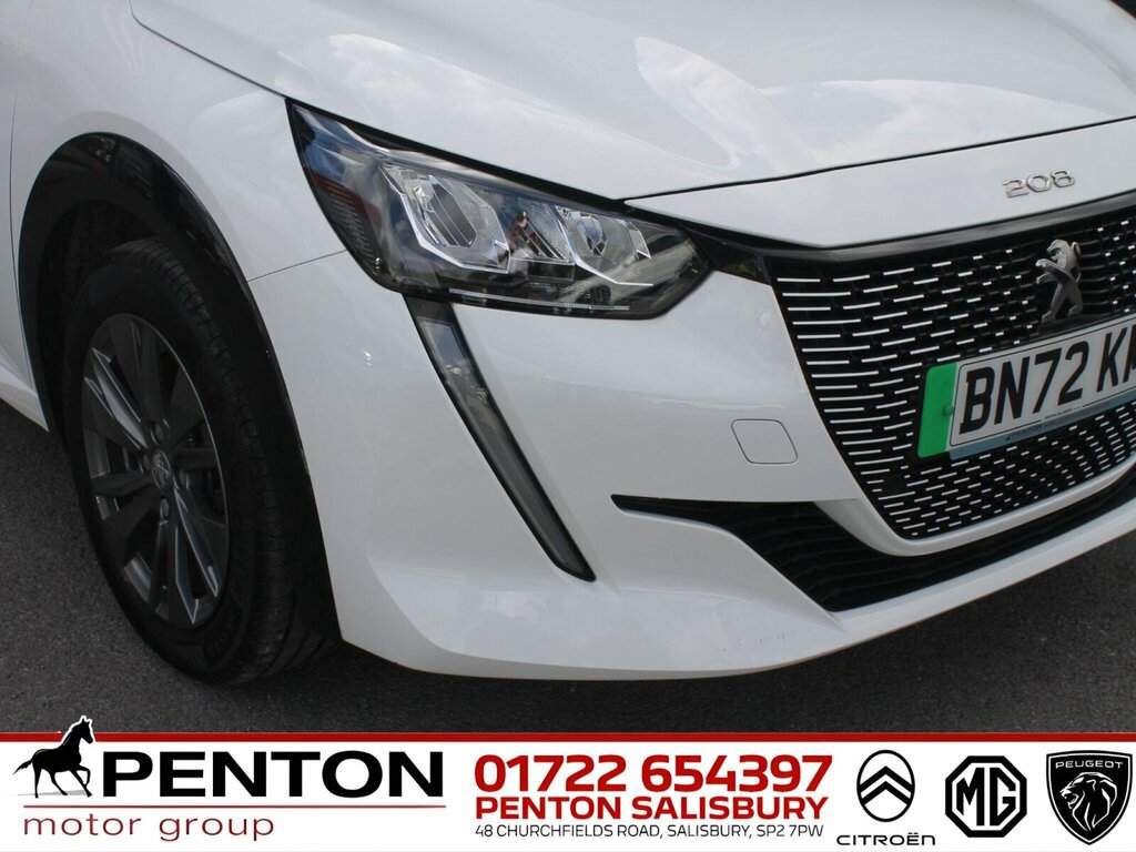 Peugeot e-208 Allure Premium Red #40