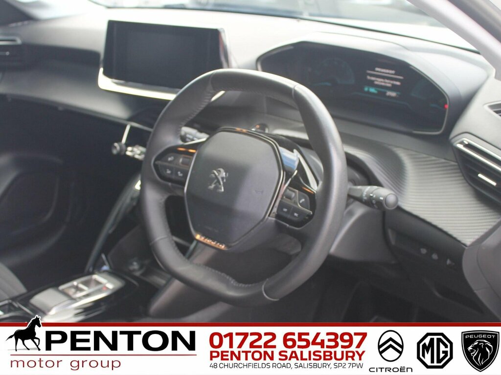 Peugeot e-208 Allure Premium Red #30