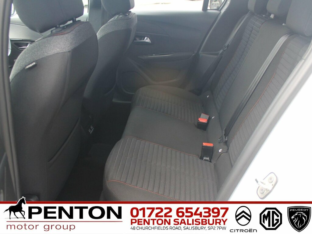 Peugeot e-208 Allure Premium Red #9