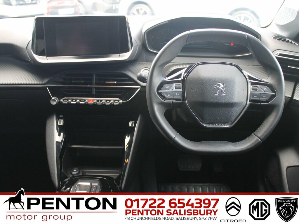 Peugeot e-208 Allure Premium Red #31