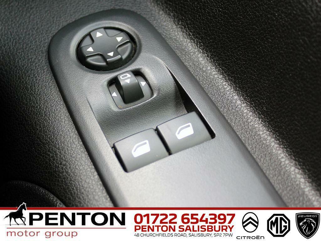 Citroen Berlingo Driver White #14