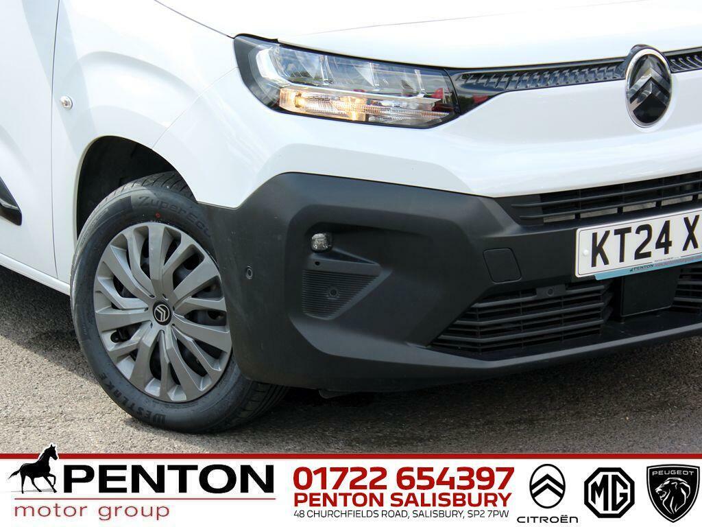 Citroen Berlingo Driver White #20