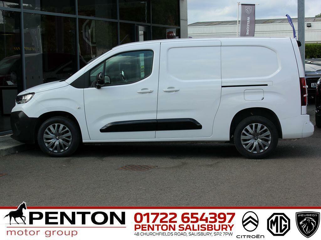 Citroen Berlingo Driver White #17