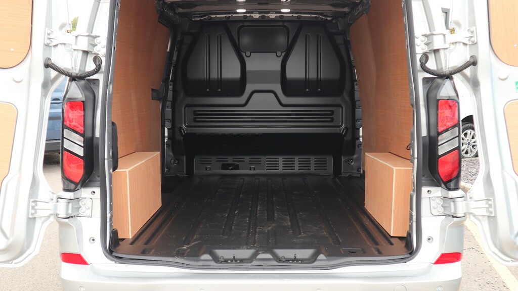 Ford Transit Custom 320 L2 Lwb H1 Limited 136Ps Eu6 6 Speed Panel Van WN26YAV Silver #6