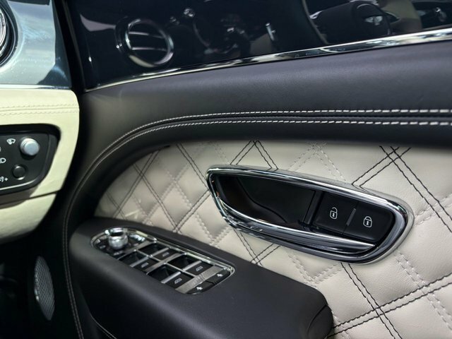 Bentley Bentayga 4.0 V8 Mulliner Driving Spec Tour Spec Black #29
