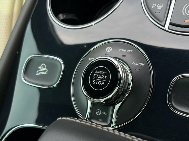 Bentley Bentayga 4.0 V8 Mulliner Driving Spec Tour Spec Black #33