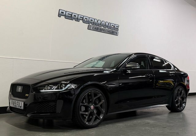 Jaguar XE 2.0I 300 Sport Saloon Awd Euro 6 Black
