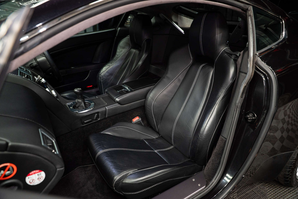 Aston Martin Vantage V8 #3