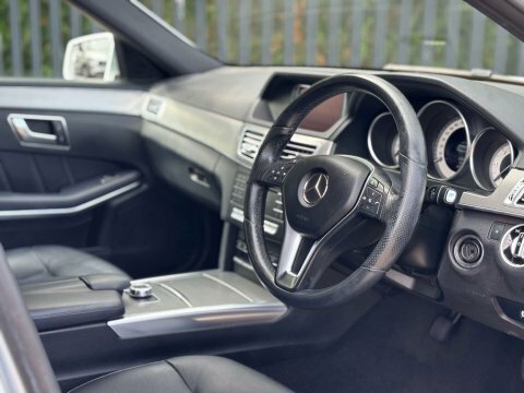 Mercedes-Benz E Class Mercedes-benz E-class 2.1 E220 Amg Night Edition P Black #26