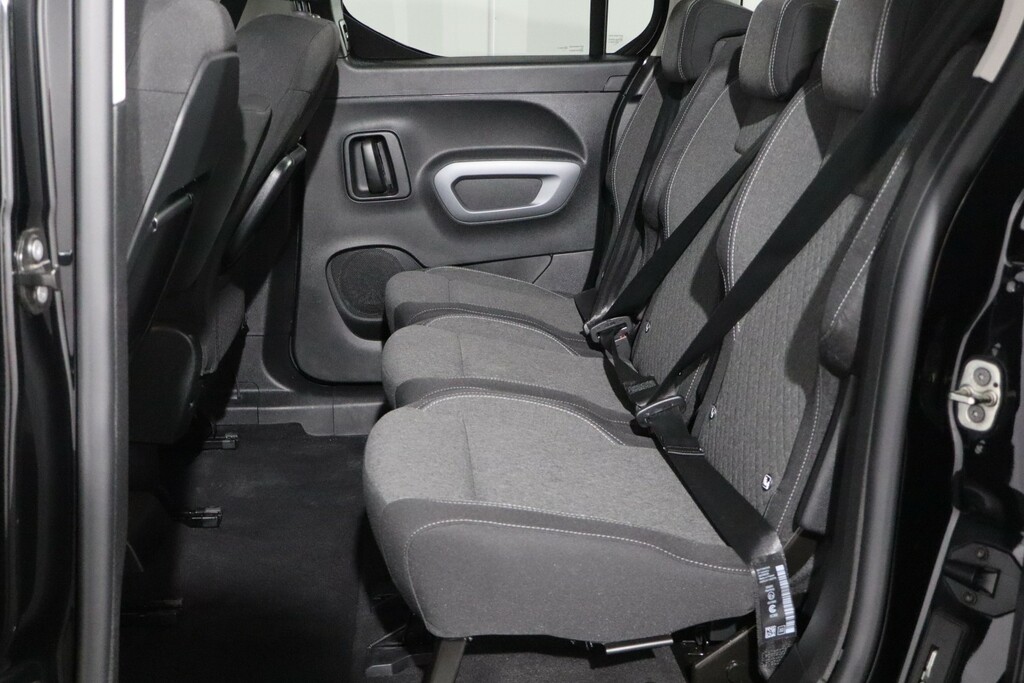 Vauxhall Combo-e Life Design XL 52Kwh 136Ps Black #12