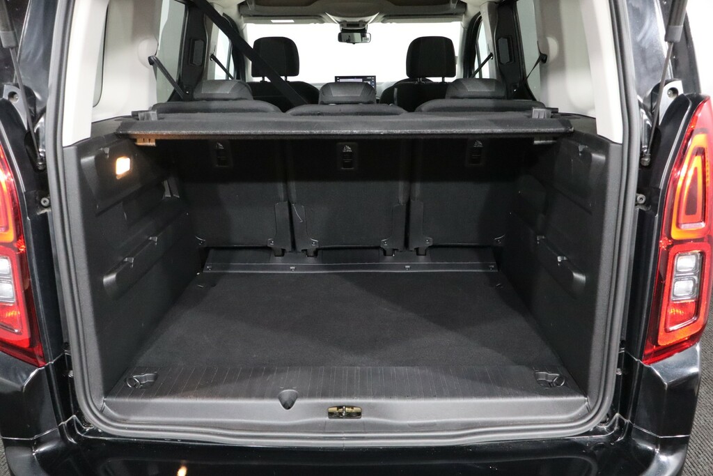 Vauxhall Combo-e Life Design XL 52Kwh 136Ps Black #10
