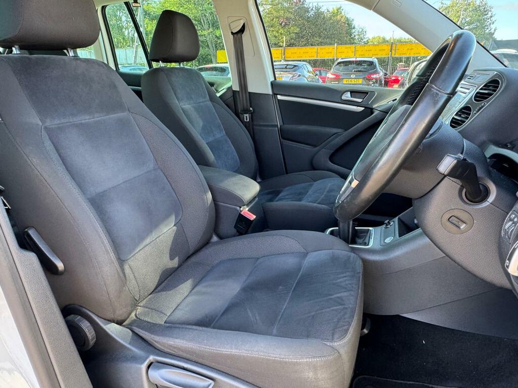 Volkswagen Tiguan 2.0 Tdi Bluemotion Tech Match Edition 4Wd Euro 6 White #3