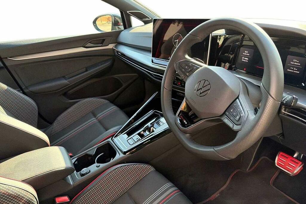 Volkswagen Golf 2L Gti Red #6