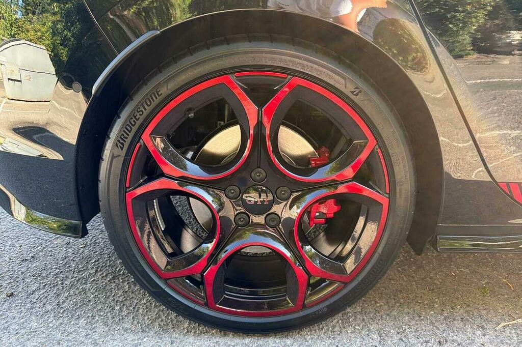 Volkswagen Golf 2L Gti Red #5
