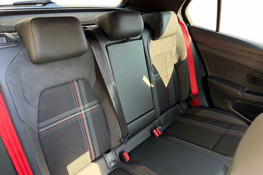Volkswagen Golf 2L Gti Red #8