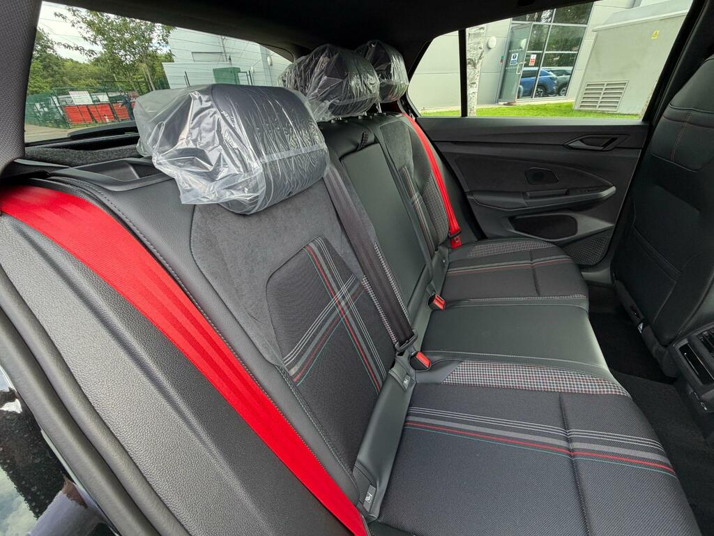 Volkswagen Golf 2L Gti Red #33