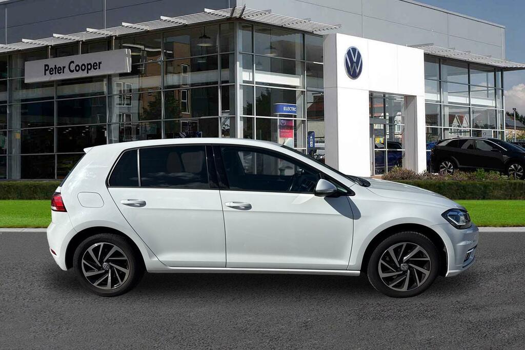 Volkswagen Golf 1.5 Tsi Evo 150 Match Edition Dsg White #4