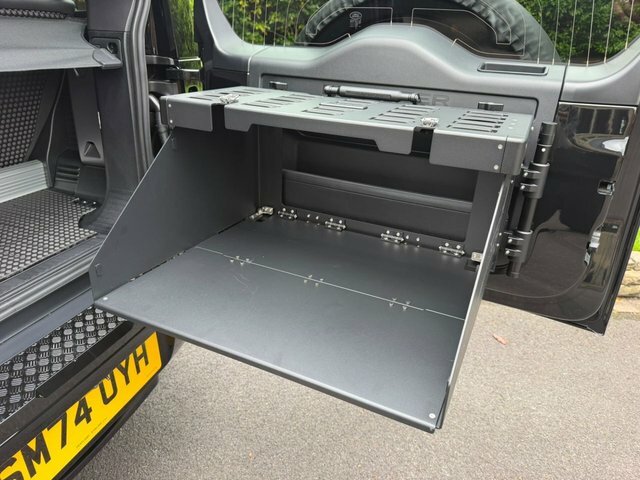 Land Rover Defender 3L X-dynamic Hse Grey #33