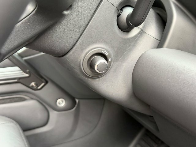 Land Rover Defender 3L X-dynamic Hse Grey #32