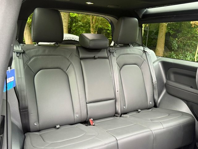 Land Rover Defender 3L X-dynamic Hse Grey #25