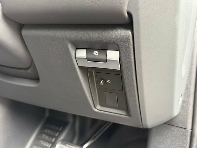 Land Rover Defender 3L X-dynamic Hse Grey #31