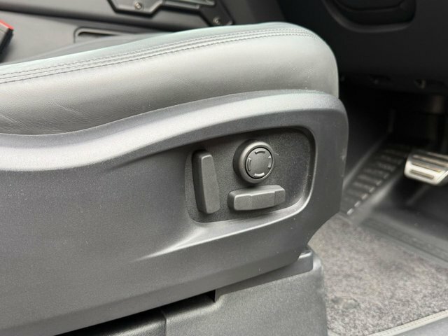 Land Rover Defender 3L X-dynamic Hse Grey #29