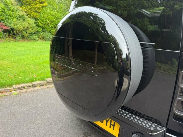 Land Rover Defender 3L X-dynamic Hse Grey #40