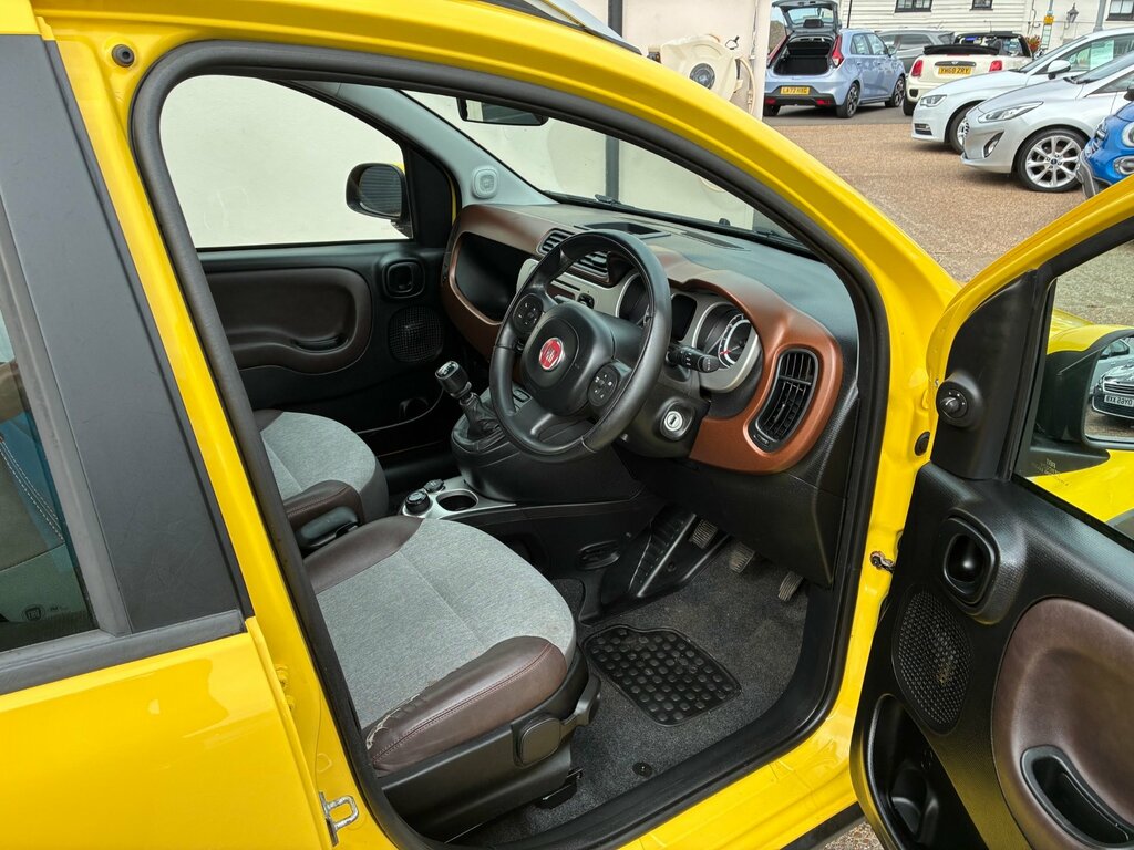 Fiat Panda Cross 0.9 Twinair 4 Seats 6 Yellow