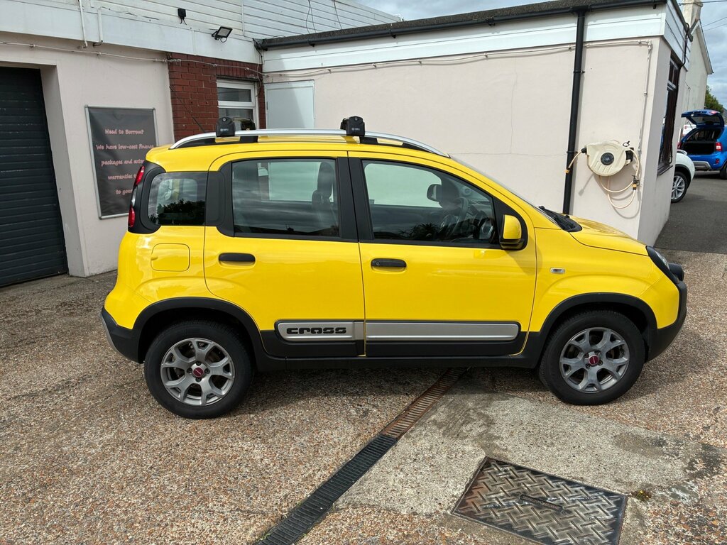 Fiat Panda Cross 0.9 Twinair 4 Seats 6 Yellow #6