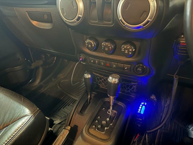 Jeep Wrangler Convertible Black #10